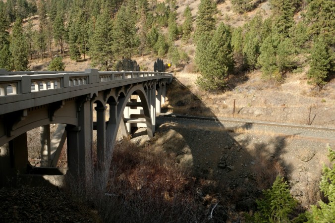 upper perry arch bridge in oregon