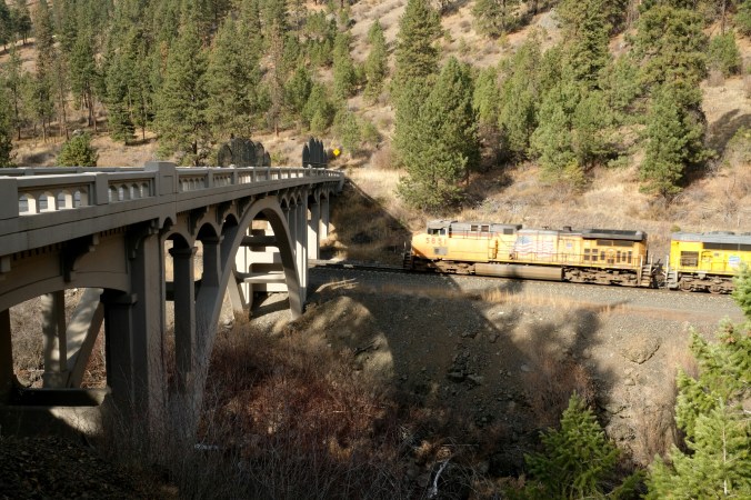 upper perry arch bridge in oregon